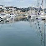 Vue Et Devant La Parking Marindore Apartment Bandol