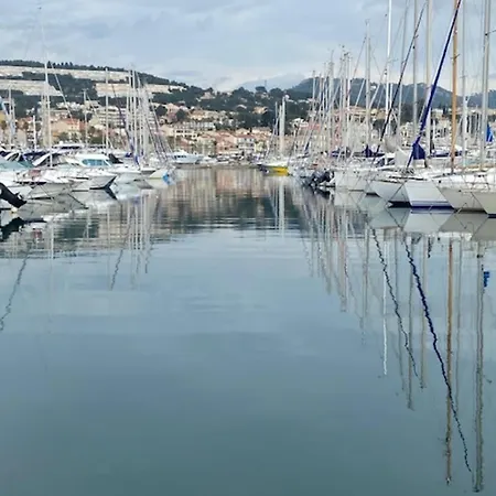 Vue Et A 20m De La Avec Parking Marindore アパート バンドール