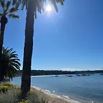 Vue Et Devant La Parking Marindore בנדול