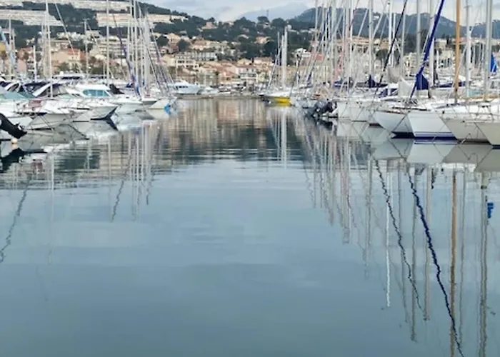 Vue Mer Et Devant La Plage Parking Marindore Bandol Апартаменты Бандоль